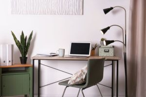 Schreibtisch Homeoffice Lampe Laptop